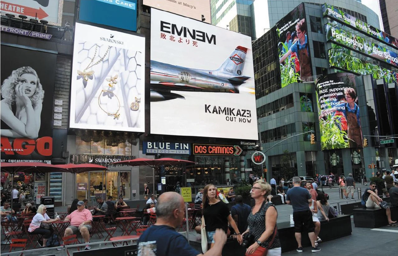 Urban advertising screens — supplier catalogue image